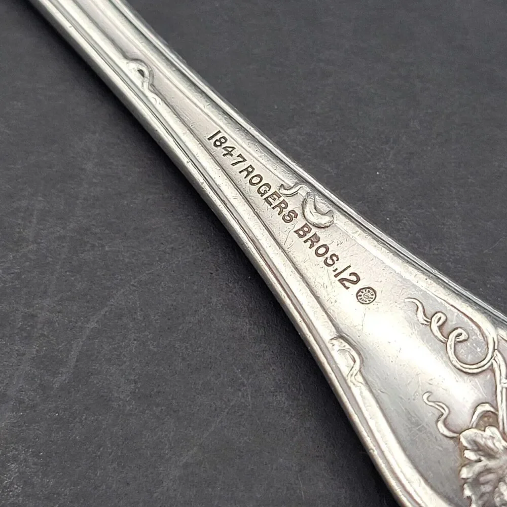 1847 Rogers Bros. Silverplated Vintage Pattern Grape Salad Serving Set